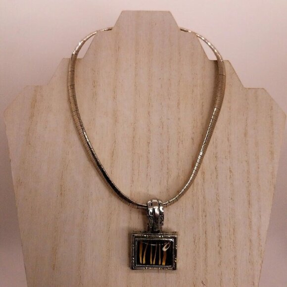 Pendant Necklace Simulated Tiger 1" Pendant 17" Omega Silver Tone Chain - Picture 2 of 9